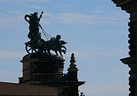 
   Quadriga auf dem Dach der Semperoper   
