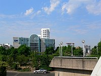 
   WDR-Gebäude beim Rheinturm   
