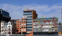 
   Blick vom Rheinturm auf den Medienhafen   
