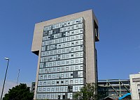 
   Blick auf Medienhafen und Hafengelände   

