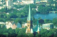 
   Blick vom Fernsehturm   
   in Richtung Außenalster   
