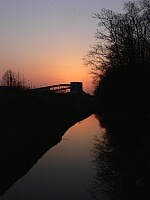 
   Sonnenaufgänge über Industriegebiet   
                 ( 3 Aufnahmen )   
