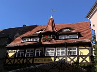 
   Wohnhaus neben der Frauenkirche   
