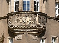 
   Wohnhaus neben der Frauenkirche - Detail   
