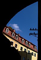 
   Blick durch eine Unterführung   
