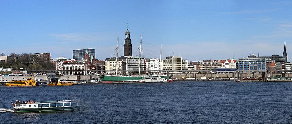 
   Hafen-Panorama [ 02 ]   
