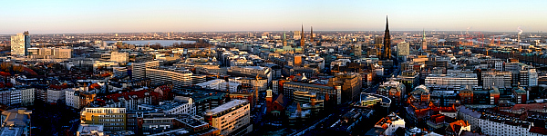 
   Panorama-Blick vom Turm des "Michel"   
