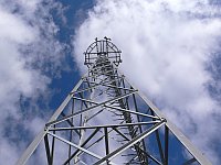 
 &nbsp; Mobilfunk-Mast an Sportplatz &nbsp; 
