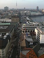 
 &nbsp; Blick in Richtung Jungfernstieg &nbsp; 
